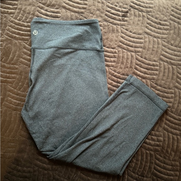 Lulu lemon Dark Grey Capri Leggings - Picture 2 of 5